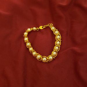Pearl and Gold Bracelet